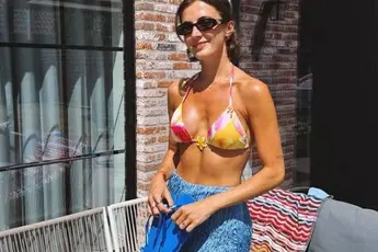 Jamie-Lee Six is in een gulle bui en trakteert op enkele snikhete bikini- en lingerieselfies