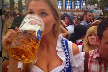 /dames/het-oktoberfest-staat-voor-de-deur-laat-ons-dat-vieren-met-enkele-van-de-lekkerste-drindl-babes-fotos