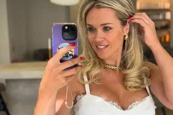 /dames/ex-miss-belgie-virginie-claes-is-nog-steeds-een-echte-tijger-zeker-als-ze-zich-toont-in-bikini-fotos