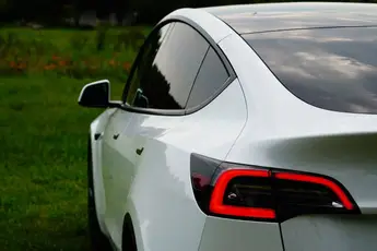 /wheels/tesla-comeback-belgie-2026-model-y-inschrijvingen