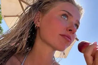 /dames/hollandse-tijger-danique-showt-haar-goddelijke-lichaam-in-bikini-show-some-mercy-fotos
