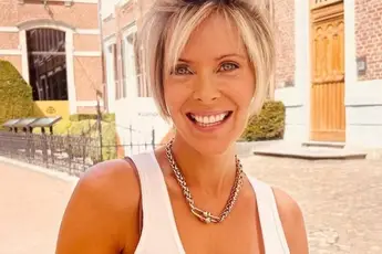 Hanne 'Droombeest' Troonbeeckx steekt haar billetjes in de lucht in de fitness (video)