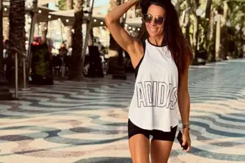 /dames/ex-playmate-en-temptation-babe-barbara-gandolfi-51-pakt-podiumplaats-tijdens-eerste-bodybuildingcompetitie-fotos