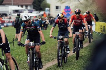 Tom Pidcock switches road bike with mountain bike at European championships