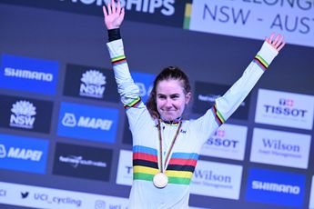Niamh Fisher-Black takes under-23 World Title as she completed Elite race in the leading group