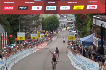 VIDEO: Niamh Fisher-Black outsprints Katarzyna Niewiadoma for victory on final stage at the Tour de Suisse Women