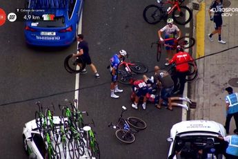 "Bati na roda do meu colega de equipa e perdi o controlo" - Robbe Ghys explica a queda que fez Thymen Arensman a abandonar a Vuelta