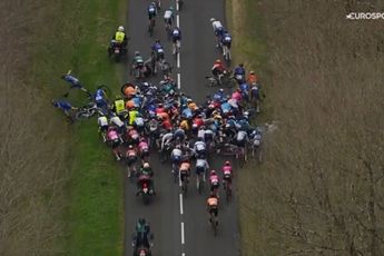 VIDEO: La Roue Tourangelle 2024 neutralised momentarily after mass crash in the peloton