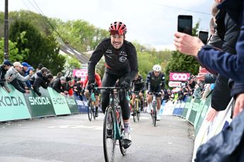 Clément Champoussin wins Giro della Toscana outsprinting Michael Storer