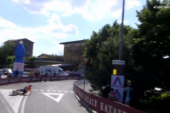 VIDEO: Flying Magnus Sheffield crashes in Giro d'Italia ITT