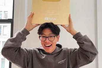 Elliot Choy leeft 'The Good Life' in zijn nieuwe appartement in NYC!