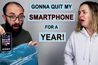 Baardmans besluit een héél jaar te stoppen met zijn smartphone!