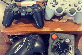 Nostalgie ten top: @MyVeryOldToys snapt 90´s gamers