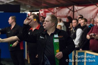 Davy van der Zande halve finale tijdens het Kaunas open in Litouwen, Sutton slaat de dubbel