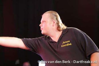 Jeroen Geerdink uit Almelo wint 2e editie Highway Opensingledarttoernooi