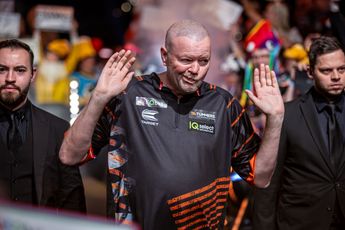 Van Barneveld beste Nederlander in Players Championship 26 na spannende halve finale, Humphries pakt de titel