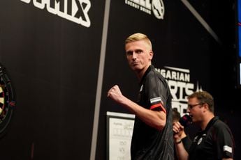 Players Championship 27: Van Gerwen en Nijman in laatste 16, Searle gooit 9-darter