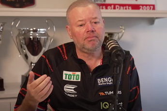 Raymond van Barneveld spreekt openhartig: "Ik wilde nooit stoppen"