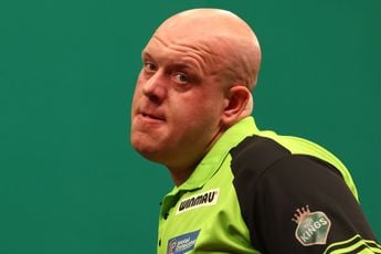 Dartsrivaliteit op scherp: Van Gerwen en Wright in hilarische clash