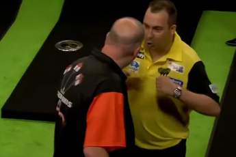 Dit is er wat er achter de schermen is voorgevallen tussen Kim Huybrechts en Michael van Gerwen