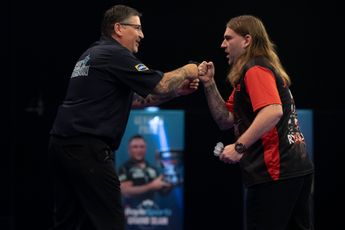 Anderson enjoys darts again: "Thanks to Ryan Searle, he constantly drags me to the practice board"
