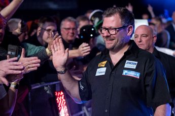 Wade and Bunting keep Grand Slam hopes alive with victories over Krcmar and Dobey