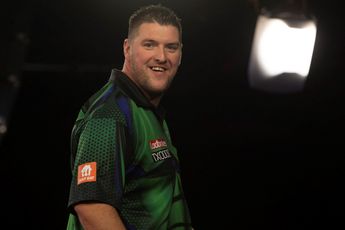Lloyd chooses darkhorses for PDC World Darts Championship: "I like the look of Gurney and Searle"