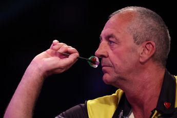 Warren on being announced as World Champion on Lakeside return: "I can't explain it, my legs were going"