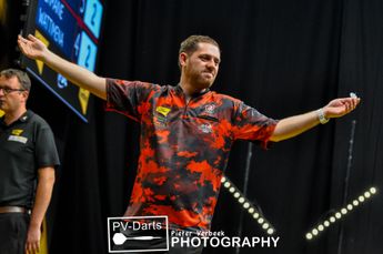 Van Peer wins men's title at Dutch Open Darts in Assen