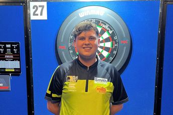 Girvan hits nine-dart finish during first round tie with Lewis at Players Championship 15