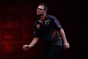 Top seed Heta dumped out by Pietreczko, Wade eases past Suljovic and Williams sees off Soutar at Players Championship Finals