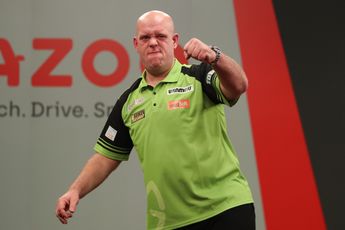 Van Gerwen hits a nine-dart finish in a major final for the first time at Players Championship Finals