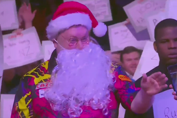 (VIDEO) Ricky Evans sends crowd into raptures with epic Santa walk on to Merry Christmas Everyone at PDC World Darts Championship