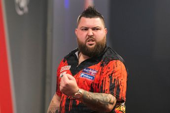 Michael Smith overcomes tough Ross Smith test to reach Masters quarter-finals
