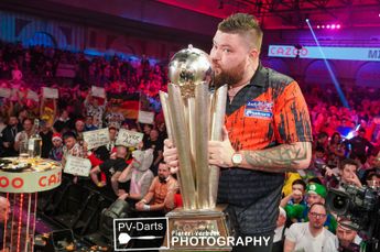 World Champion Michael Smith receives welcome back to home town with congratulations on matrix board
