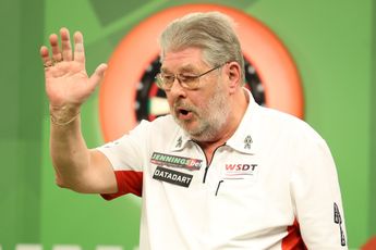 Adams surges past Gulliver in superb clash to complete World Seniors Champion of Champions semi-final line-up