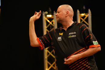 Brilliant Van Barneveld whitewashes Gilding as awesome Aspinall downs De Sousa in Sindelfingen