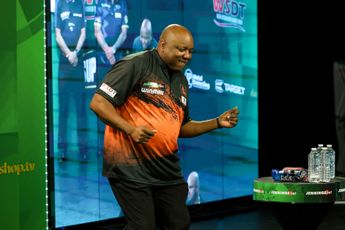 Gates and McEwan set to face off in World Seniors Darts Matchplay Final