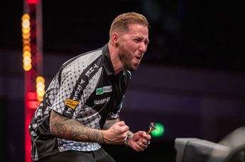 Danny Noppert defeats Andrew Gilding, closes in on Grand Slam of Darts knockout stage spot as Chris Dobey keeps hopes alive