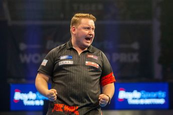 Marvellous Martin Schindler seals Quarter-Final spot at World Grand Prix with thrilling win over Stephen Bunting