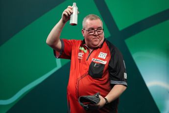 Sensational Stephen Bunting whitewashes Florian Hempel to set up mouthwatering last 16 tie with Michael van Gerwen at the World Darts Championship