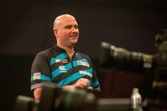 VIDEO: "6,000 people pay good money Rob and you don't care" - Wayne Mardle fumes as Rob Cross turns down 170 chance