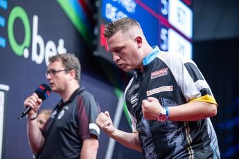 Clinical Chris Dobey quells strong debut from in-form Ritchie Edhouse at World Matchplay