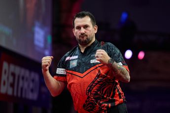 "I didn't want to be here if I'm being honest... too many bad memories" - Jonny Clayton impresses in World Matchplay opener despite mental anguish
