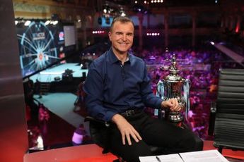 Former Sky Sports Darts presenter Dave Clark targets Everest after 90-mile walk in aid of Parkinson's UK