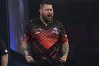 Smith hits first nine-dart finish of PDC ProTour season in Super Series first round against De Vos