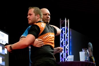 Van der Voort cools hype around Van Duijvenbode: "Talking about a selection for the Premier League next year is still a bit too early"