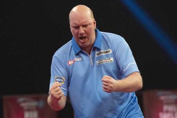 Van der Voort sees off Cullen in whitewash win, Harris breezes past out of sorts Chisnall