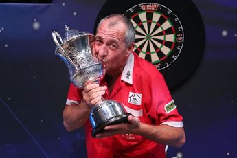 Warren on BDO World Championship trophy being seized: "From this day on, Des and Paula Jacklin are pigs simple as"