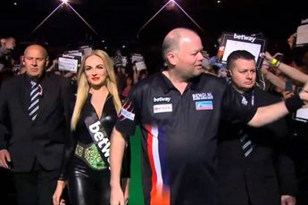Van Barneveld pleads for preservation walk-on girls: 'Sign this petition'